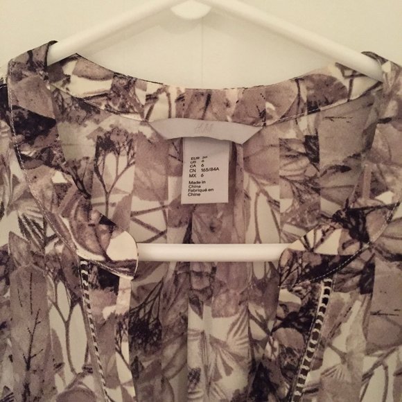 H&M Floral Black and White 3/4 Sleeve Shirt - Picture 3 of 7